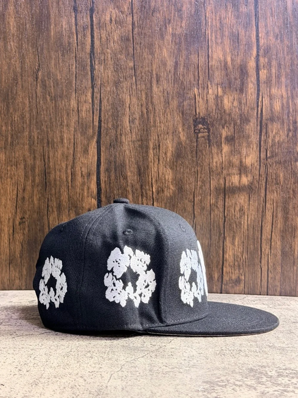 NWT New Era 9FIFTY New York Yankees Black Floral Snapback Hat OSFA - Picture 2 of 5